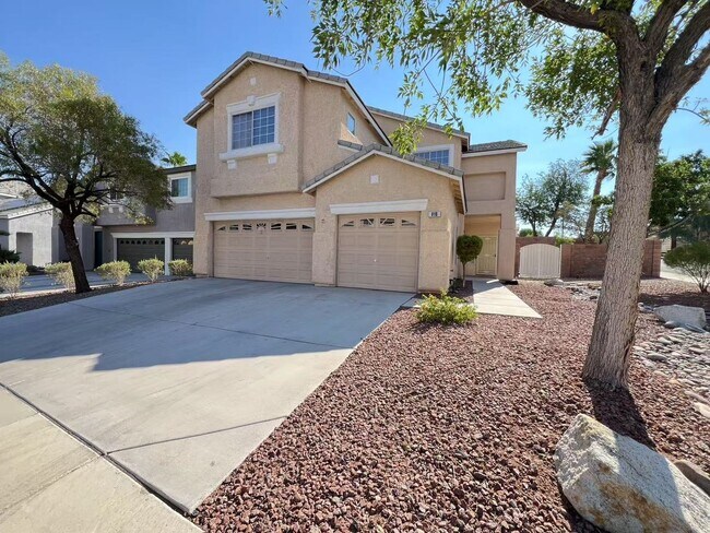 Building Photo - Fantastic two-story single-family house