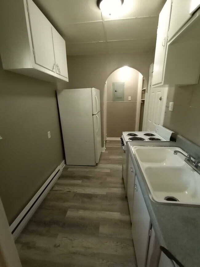 Foto del edificio - 924/926/928 W 5th - RE Integrity