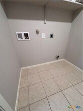 Building Photo - 6902 Golden Oak Ln