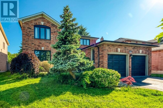 Building Photo - 524 Blenheim Cres