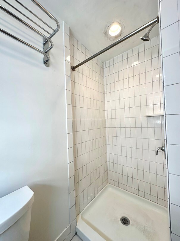 Building Photo - 144 Bowdoin St