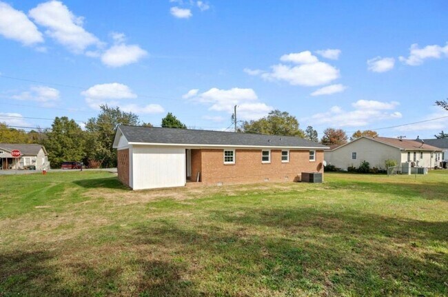 Foto del edificio - Well maintained 3 bedroom home!