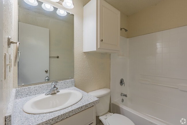 Photo - University View Denton Apartments