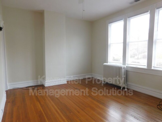 Building Photo - 226 E Frederick St