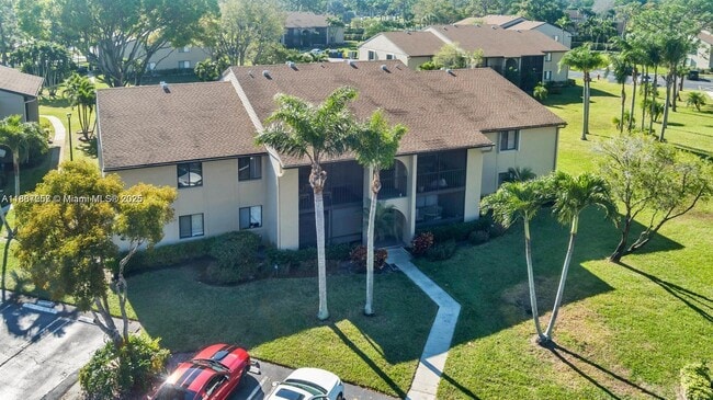 Foto del edificio - 512 Shady Pine Way