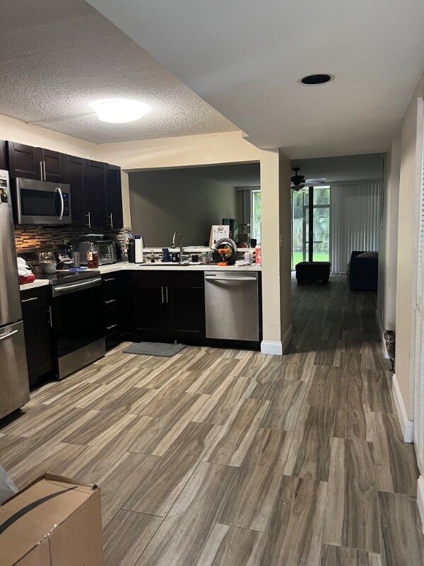 Building Photo - 2810 SW 87th Ave