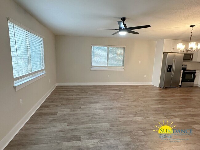 Building Photo - Fully Renovated Cul-de-sac Corner Lot Home in Fort Walton Beach!