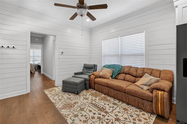 Foto del edificio - 301 3rd Ave