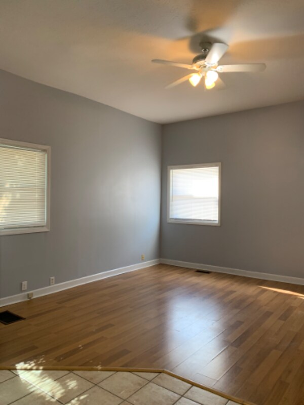 Foto principal - 328 E 9th St