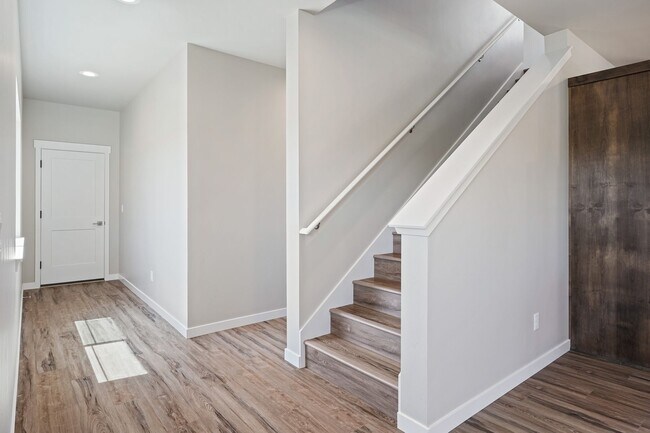 Building Photo - 803-805 NW 18th Ct