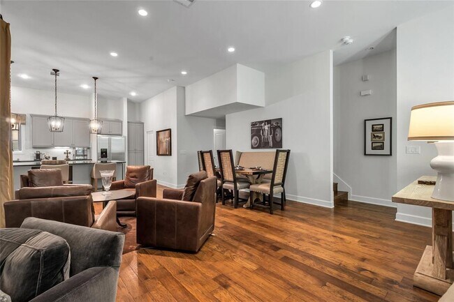 Foto del edificio - 3210 Carlisle St