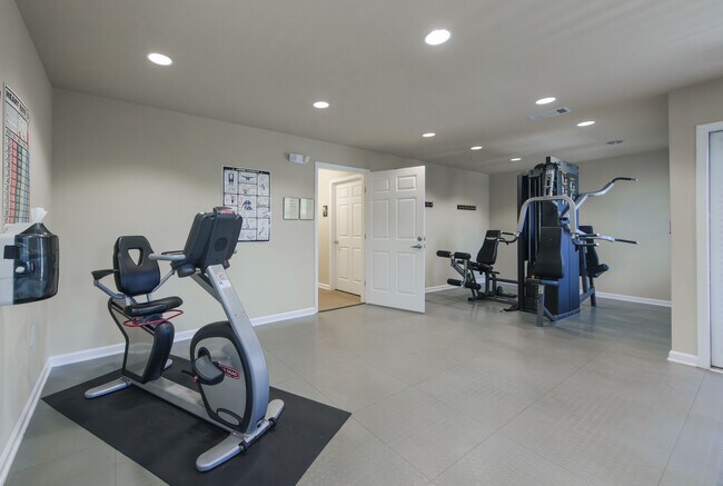 Gimnasio Dobbins Hill - Dobbins Hill Apartment Homes