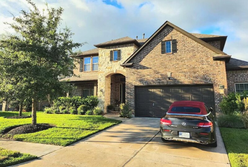 Foto principal - 9707 Lauren Briar Ln