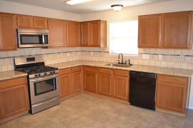 Building Photo - 2474 Falls Church Dr