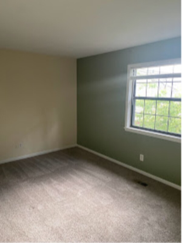 Building Photo - 364 Windsor Park Dr