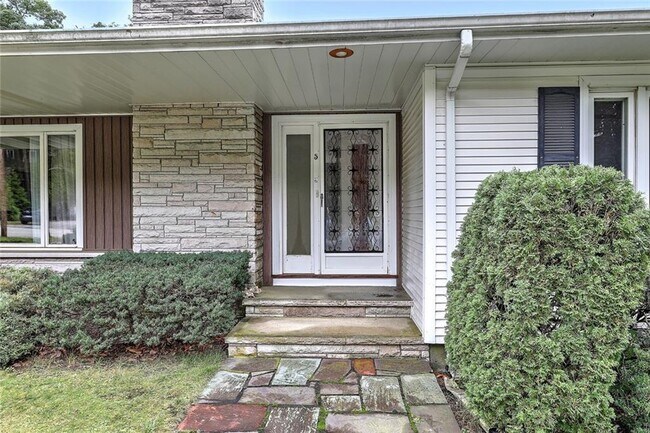 Building Photo - 5 Appian Way