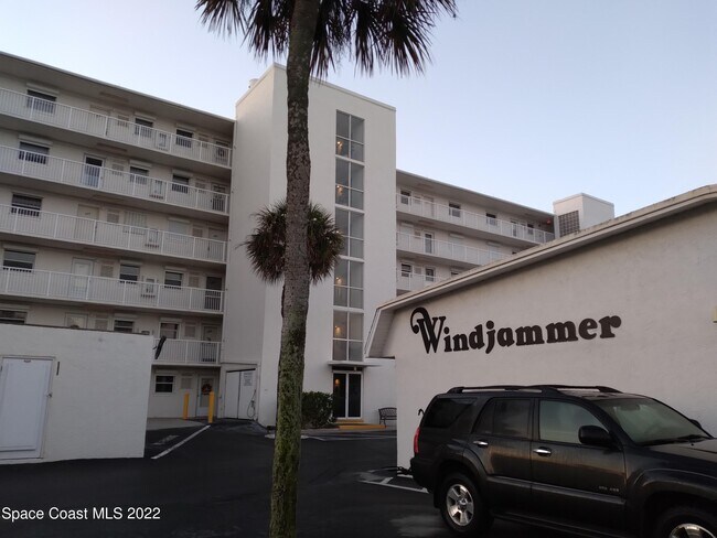 Foto del edificio - 555 Fillmore Ave