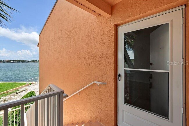 Building Photo - 7400 Sunshine Skyway Ln S