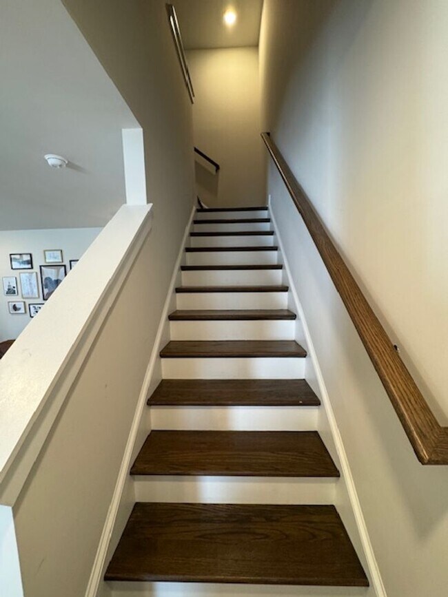 Foto del edificio - Move In Ready - 3 Bedrooms, 2.5 Baths. Hic...