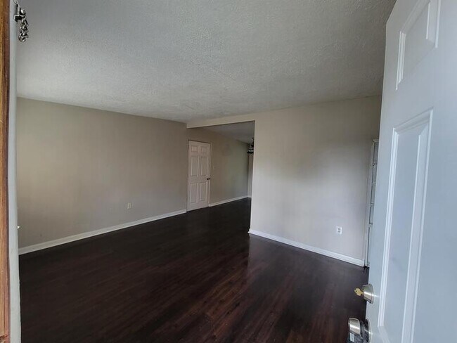 Building Photo - 6711 Sandra Dr