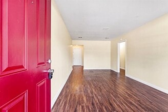 Building Photo - 10227 Glenmawr Dr