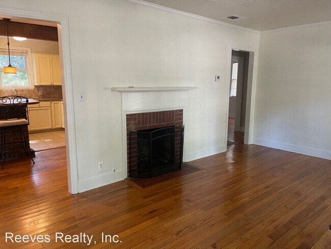 Building Photo - 3 br, 1 bath House - 159 Parkway Street W