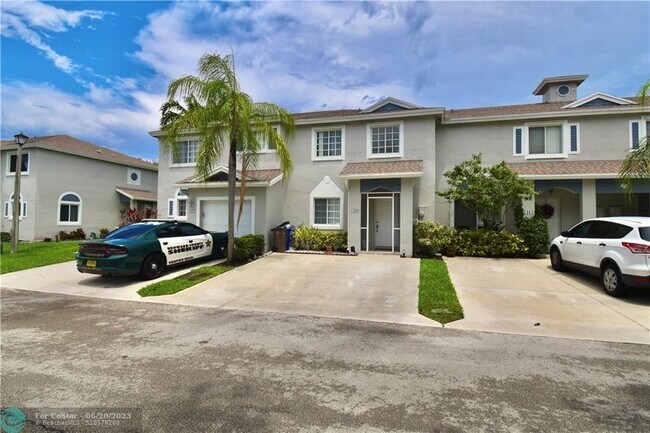 Building Photo - 1380 SW 47th Ave