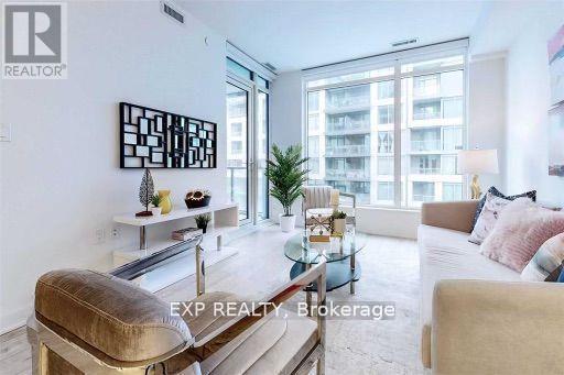 Building Photo - 576 Front St W