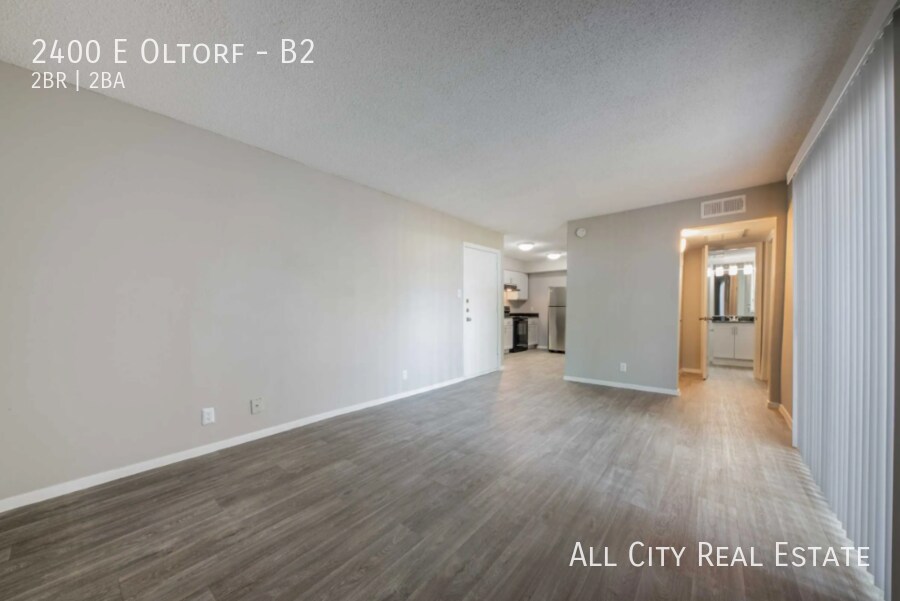 Primary Photo - 2400 E Oltorf St