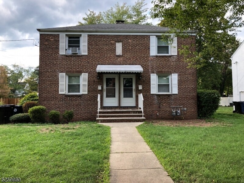 Primary Photo - 403 E Front St