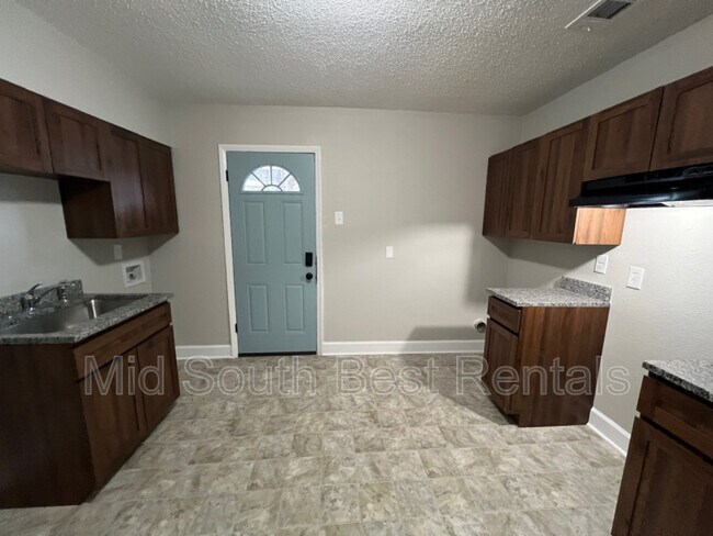 Foto del edificio - 1848 Farrington St