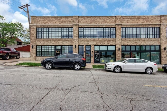 Building Photo - Studio Eleven