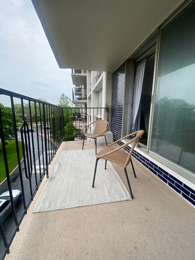 Large Balcony with views - 8801 W Golf Rd