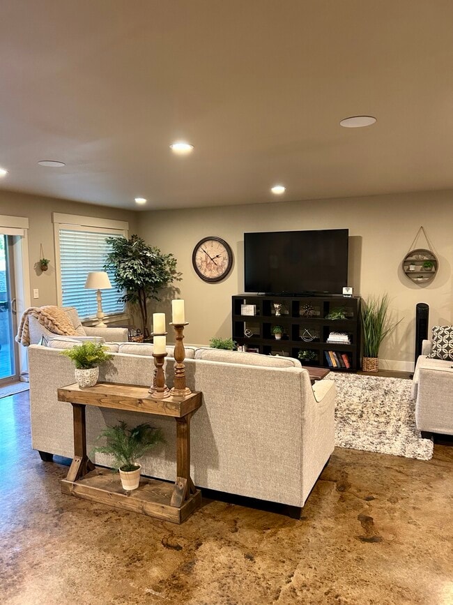 Foto del edificio - 6915 Edin Farms Ln