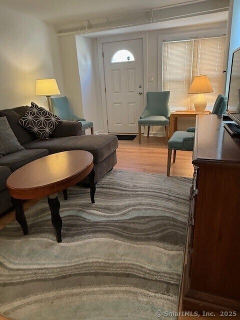 Foto del edificio - 2144 Fairfield Beach Rd