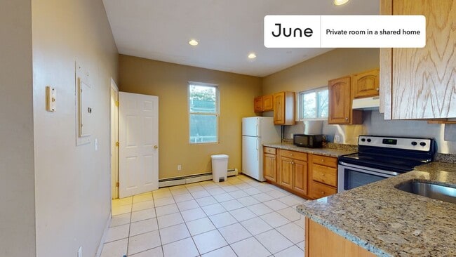 Photo - Private bedroom in 4 bed/1.5 bath Home