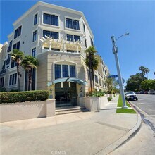 Building Photo - 11847 Gorham Ave