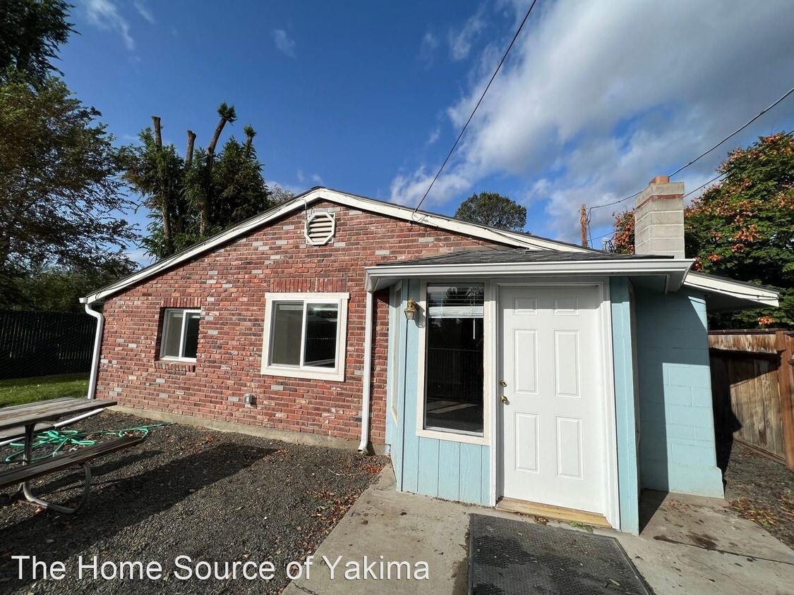 Primary Photo - 3 br, 2 bath House - 2100 S 11th Avenue