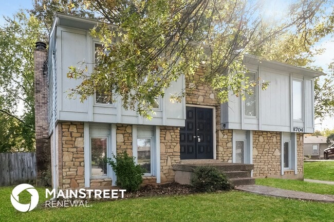 Building Photo - 8704 4 Oaks Ct