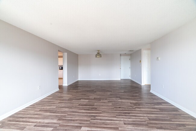 Building Photo - 28 9th St