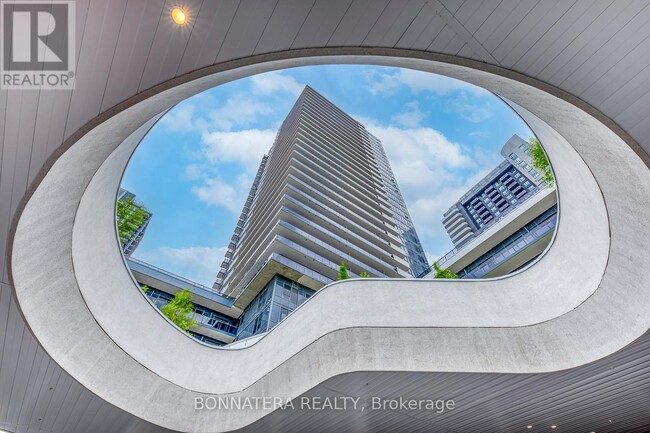 Photo du bâtiment - 5105-5105 Hurontario St