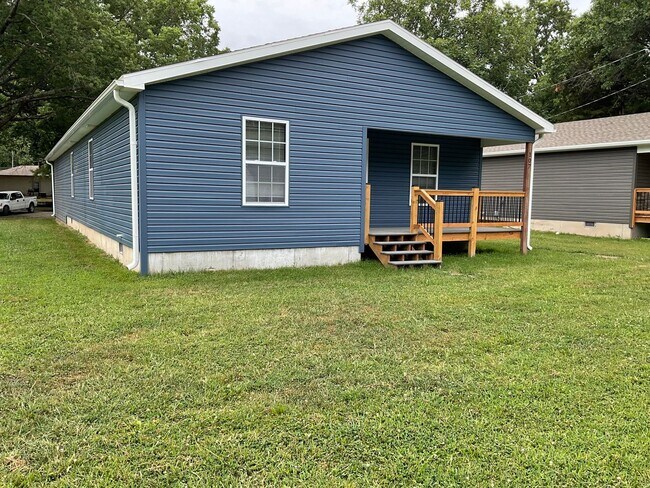 Building Photo - Beautiful 3bd/2bath home in Frontenac!