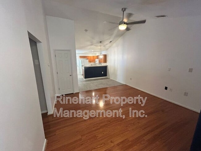 Foto del edificio - 409 Lexie Ln