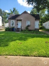 Building Photo - 127 E Merrick St