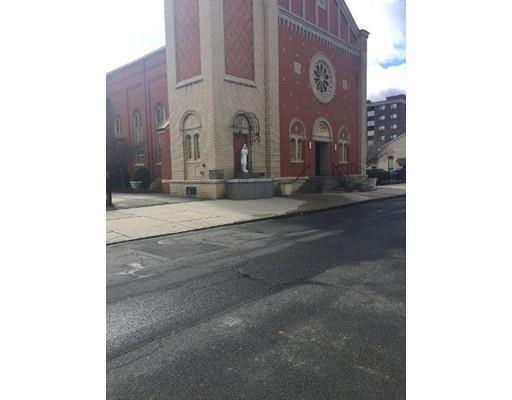 Primary Photo - 126 William St