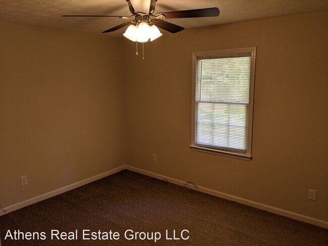 Building Photo - 2 br, 1 bath House - 661 Maplewood Lane