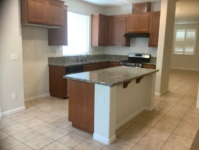 Building Photo - 4504 Crimson Clover Dr