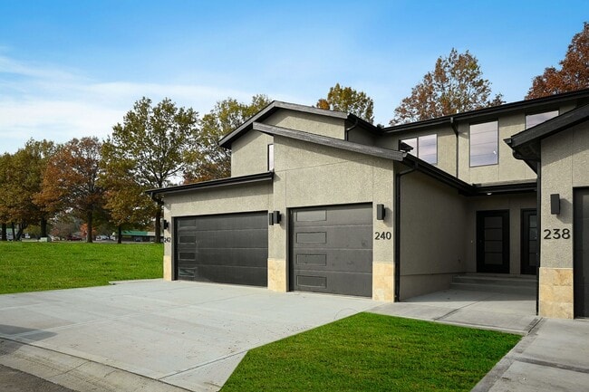 Building Photo - Brand New 3-Bedroom Townhome