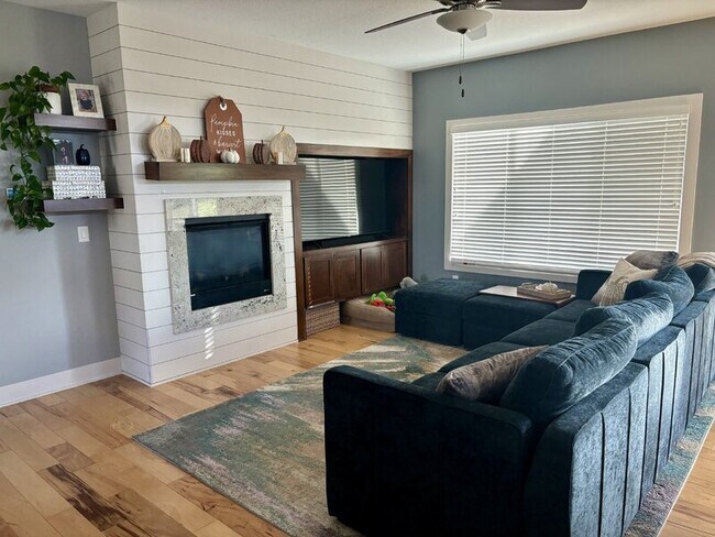 Foto del edificio - 580 NE Bowman Dr