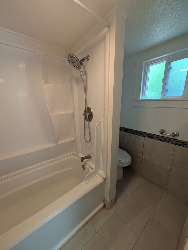 Foto del edificio - 2 Bedroom 1 Bath- Home